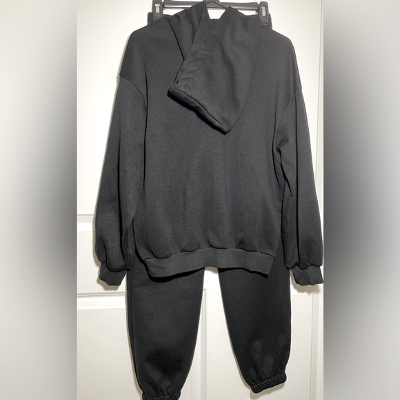 Drop Shoulder Hoodie & Sweatpants - Picture 4 of 8